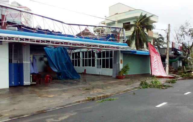 Dân vùng rốn bão không ngờ Con Voi quá khủng khiếp!